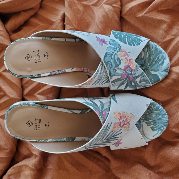 Call It Spring Floral Wedges - Picture 2 of 10